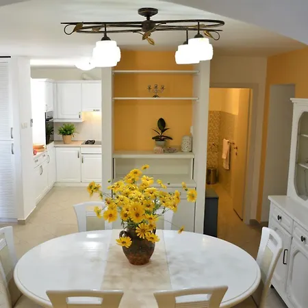 Villa Beachfront Gradina