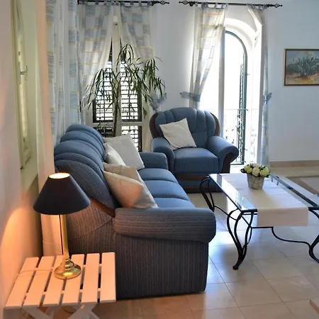 Villa Beachfront Gradina