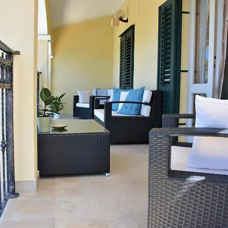 Beachfront Gradina Villa