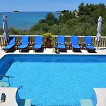 Beachfront Gradina Βίλα