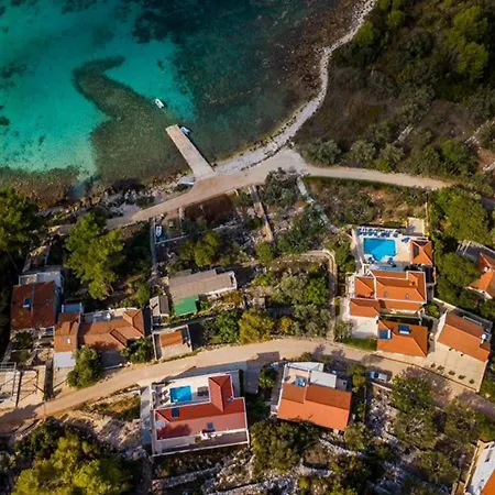Beachfront Gradina