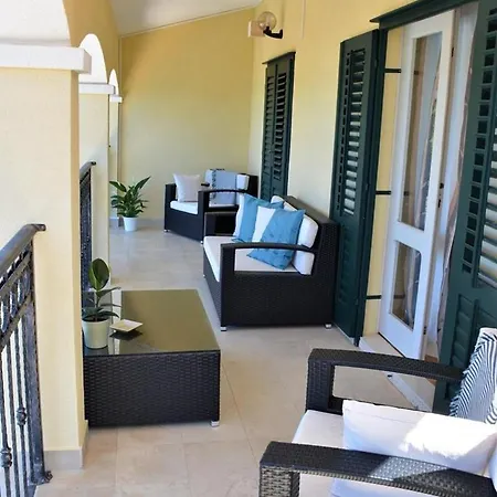 Beachfront Gradina Villa *