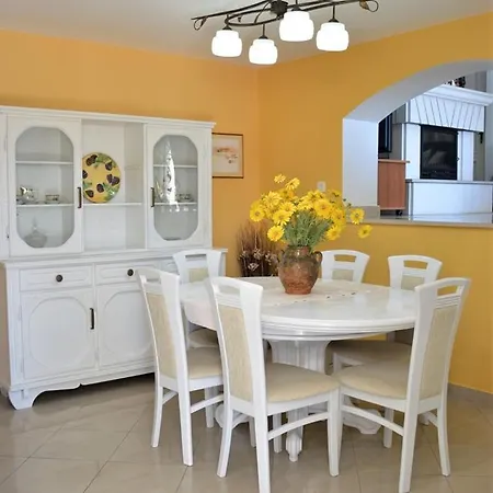 Beachfront Gradina *