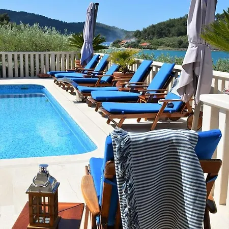 Villa Beachfront Gradina *
