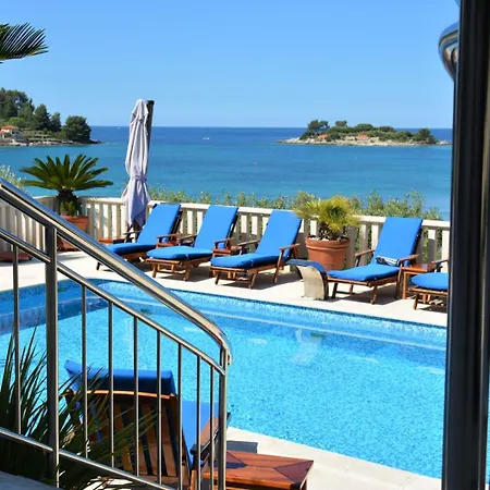 Beachfront Gradina Villa